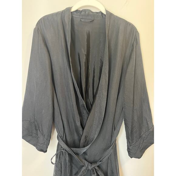 Tara Sartoria Women's sz. M Luxury Artisan Washable Silk Robe in True Black Long - Picture 6 of 9